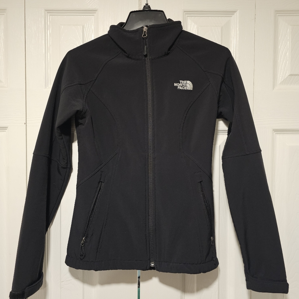 The North Face - Women's Fitted Jacket